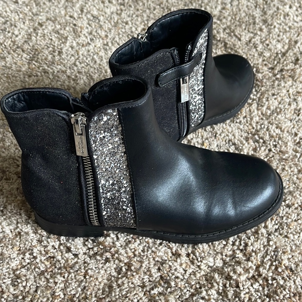 Kenneth Cole girls boots size 1